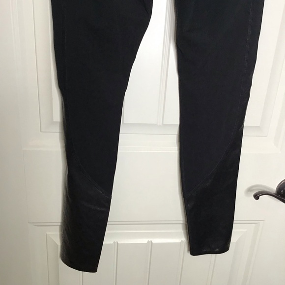 Spanx Every Wear Gloss Pocket Leggings in Black Size Small. - Picture 9 of 12